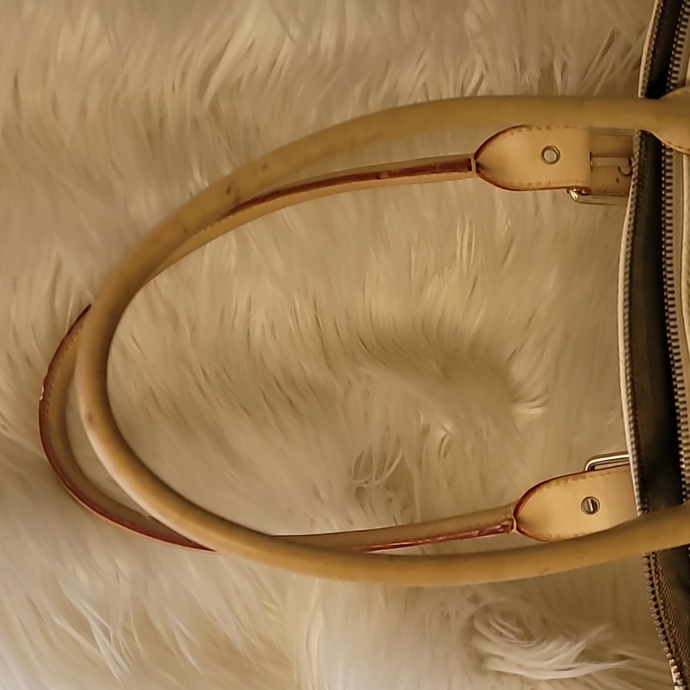 Dooney and bourke purse - Picture 7 of 7